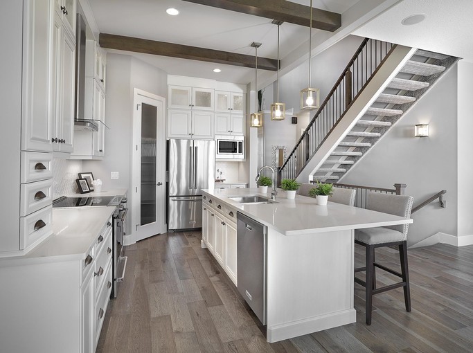 Kitchen & Foyer